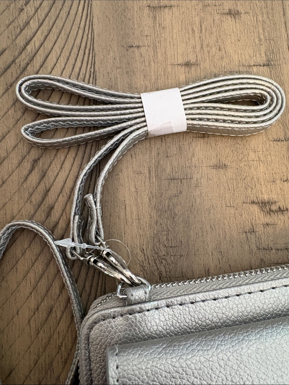 640 Christian Lacroix Metallic Silver Crossbody Wallet - Picture 4 of 11